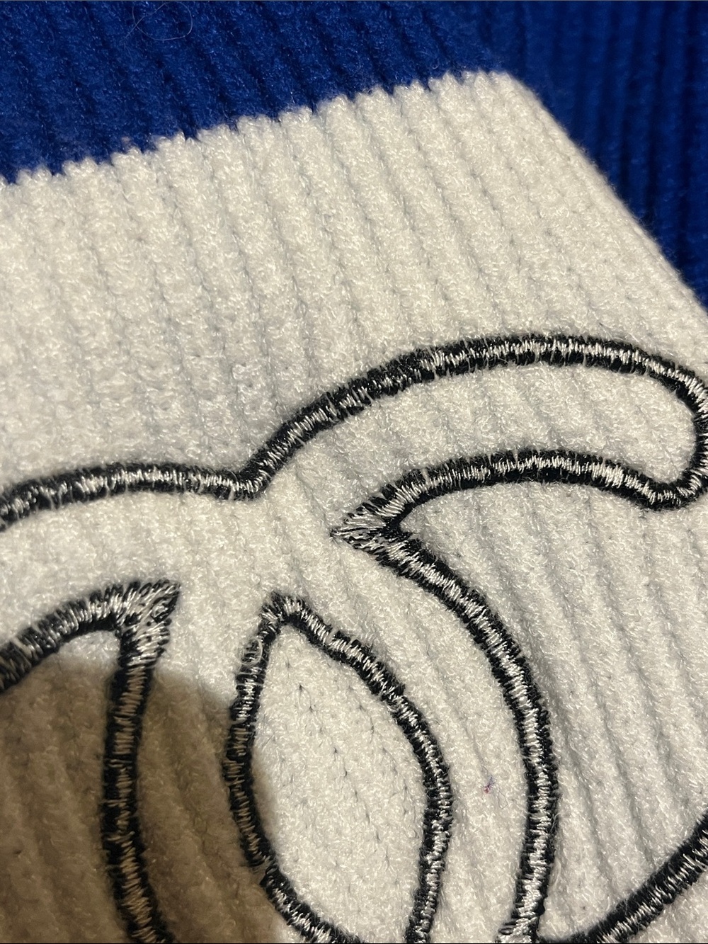 CHANEL Royal Blue and White CC Knit Sweater - Picture 3 of 6